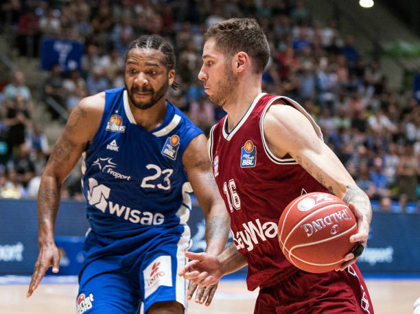 后卫组合通 后卫组合通