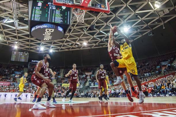 的年轻前锋 的年轻前锋