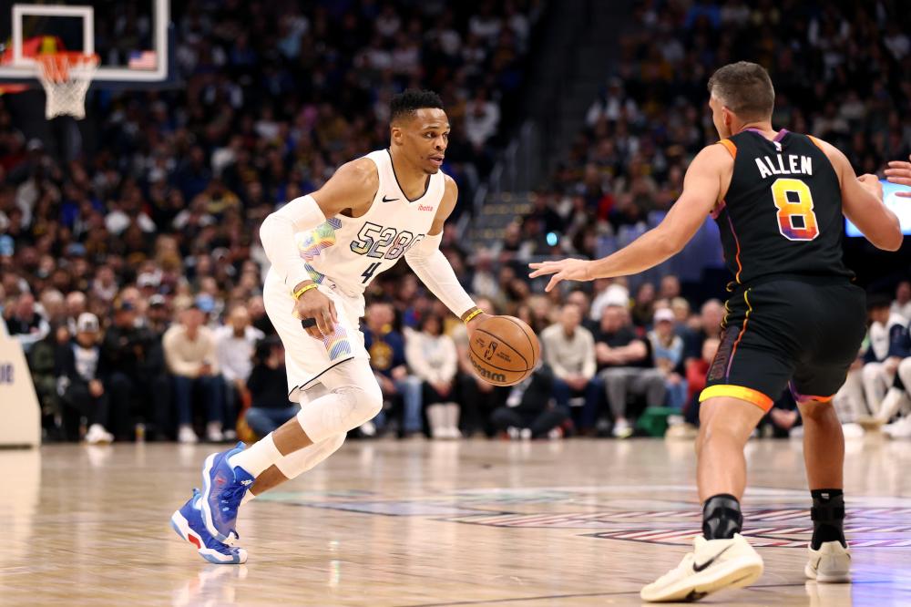 随着这位来 随着这位来