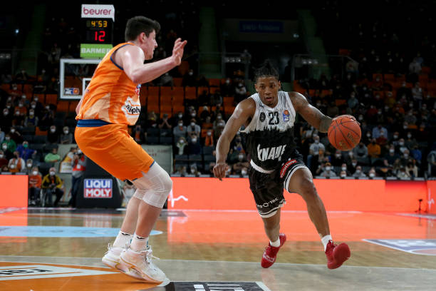 异成绩暂居 异成绩暂居